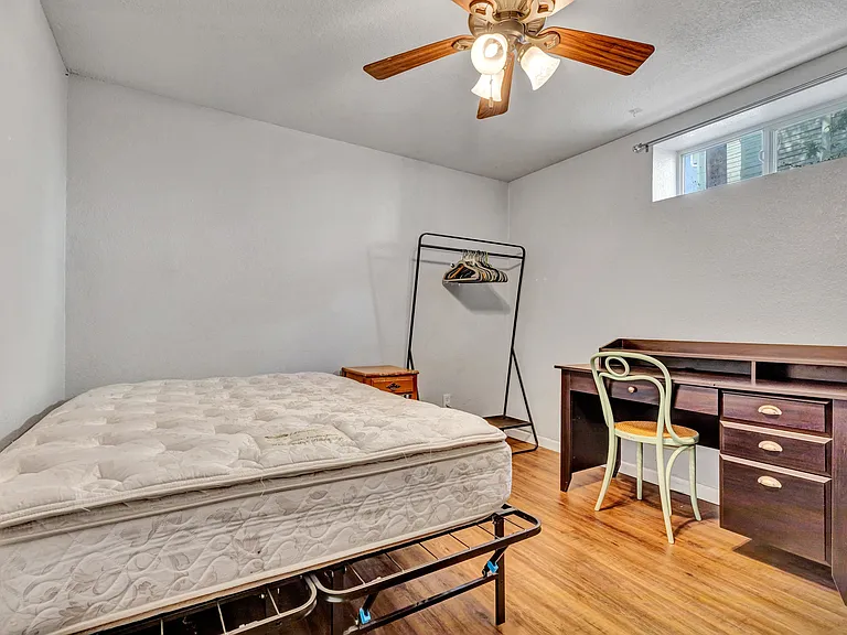 320 E Uintah St — Photo 31