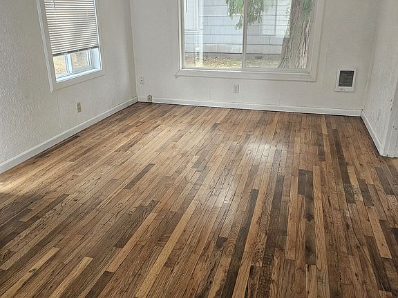 3rd image of 796 14th St NE