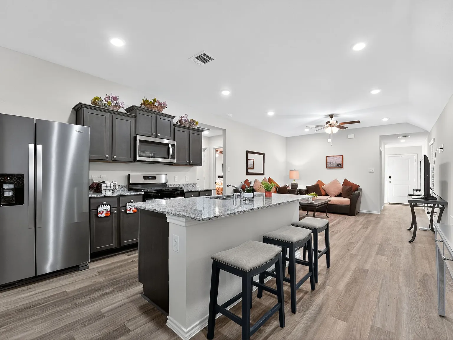 906 Ramble Rd — Photo 1