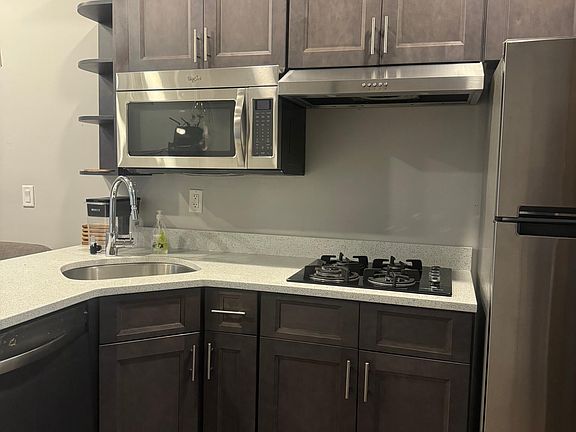 2nd image of 15 Saint Pauls Ave APT 4