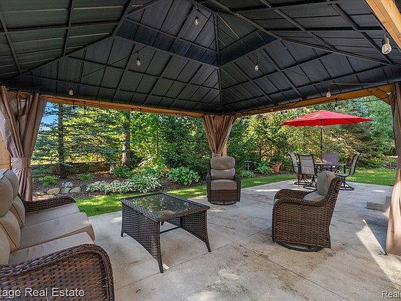 3rd image of 492 Delmar Ct