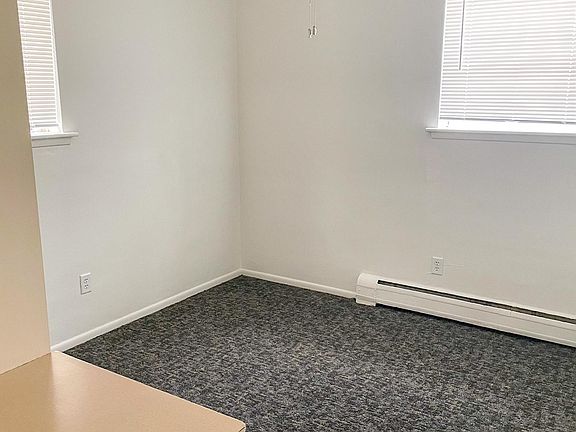 3rd image of 657 Ashland Ave #6