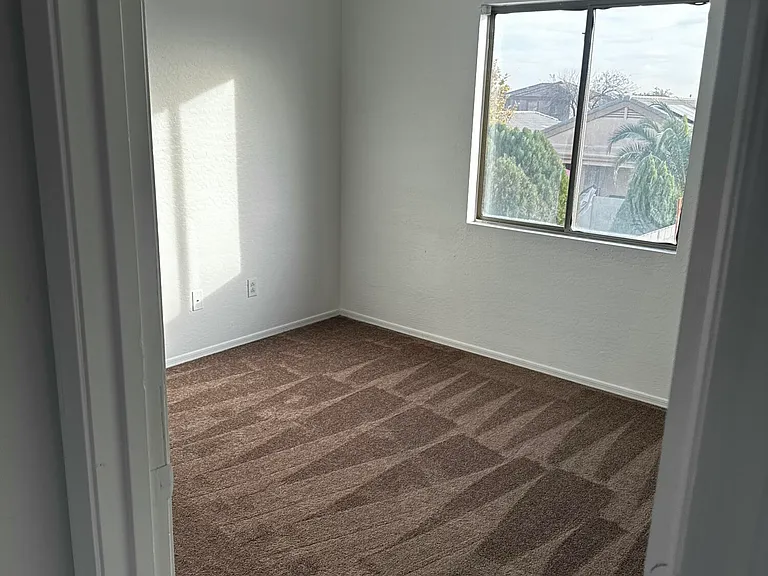 12337 W Sweetwater Ave — Photo 10