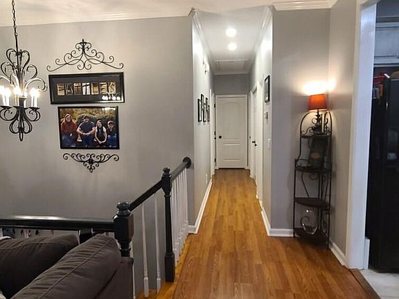 3rd image of 113B Saint Charles Dr