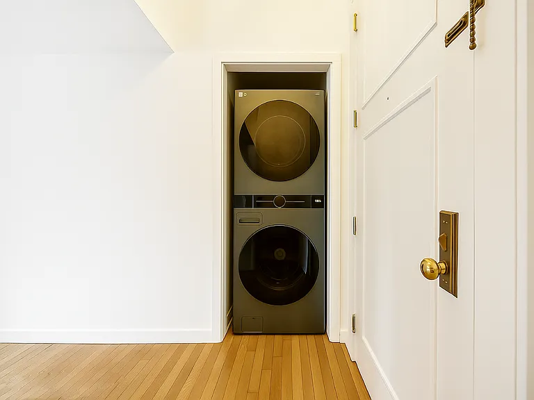 240 Centre St #3B — Photo 22