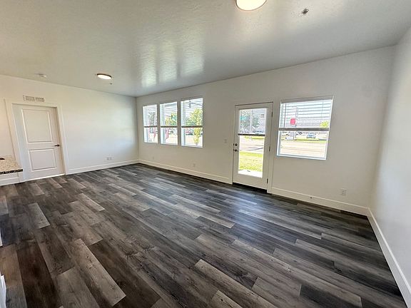 3rd image of 1575 S Clear Creek Dr #101