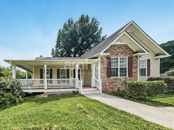 172 Barrington Ln, Hiram, GA 30141
