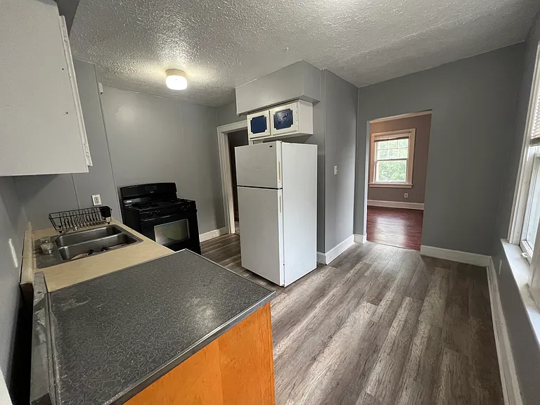 3815 W 132nd St #2 — Photo 9