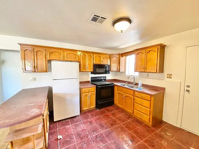 2 bed, $1,295 — Photo 4