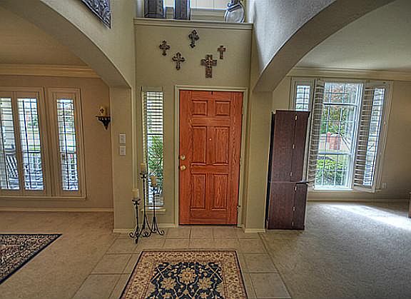 4th image of 6404 Oakmont Dr