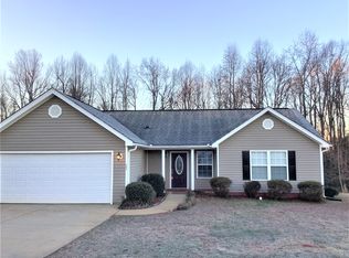244 Summer Lady Ln, Boiling Springs, SC 29316