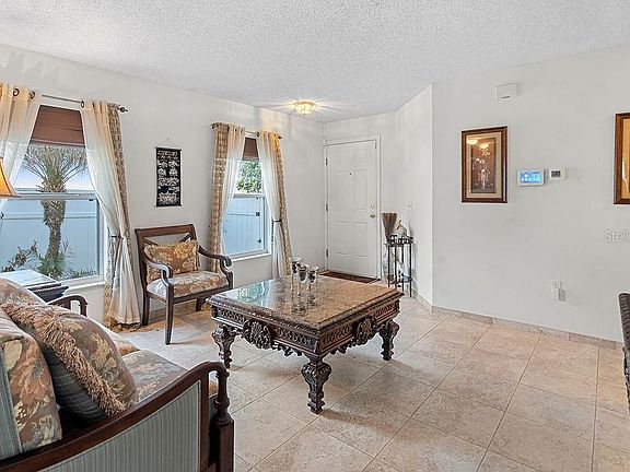 5th image of 225 Rona Ln