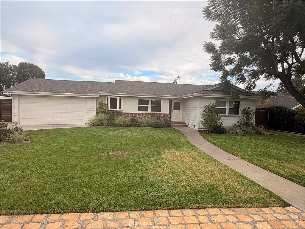 3 bed, 2121 sqft, $6,000 — Photo 3