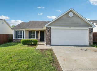 130 W Fairlane Ct, Sapulpa, OK 74066
