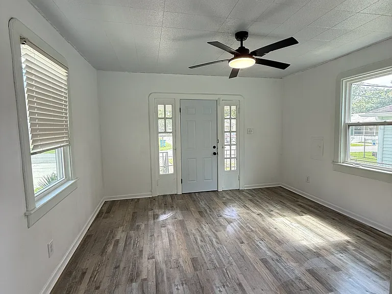 5213 Belle Terre Rd — Photo 2