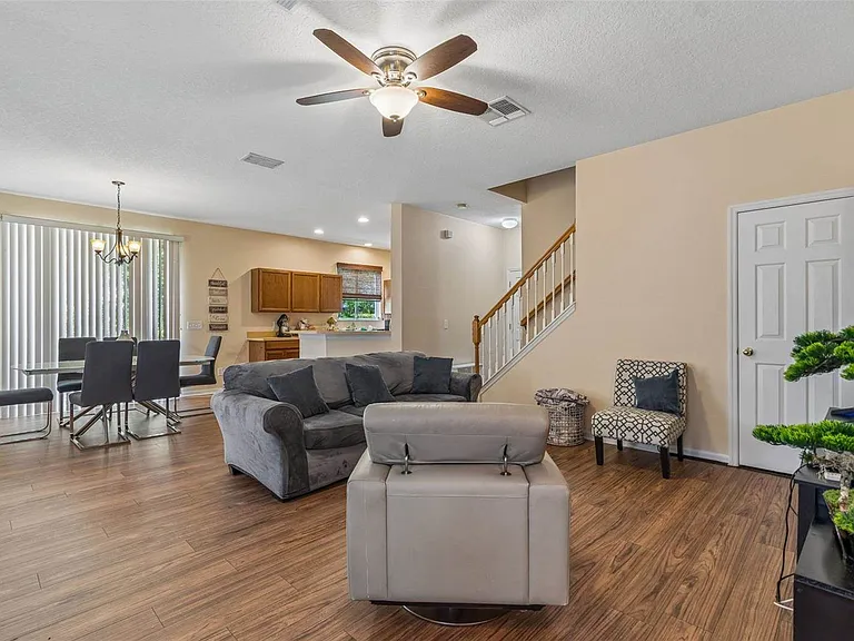 2401 Silvermoss Dr — Photo 6