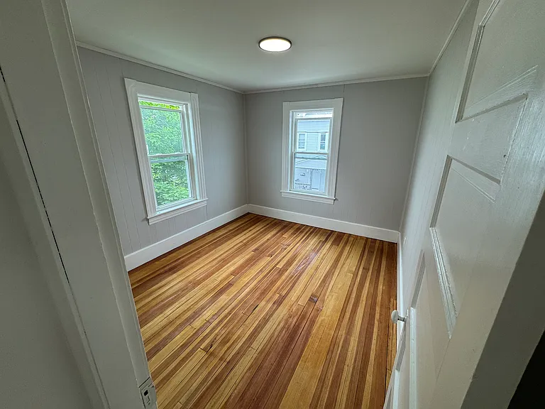 4 Clinton St — Photo 5