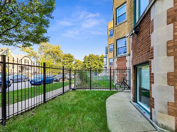 5th image of 3515 W Medill Ave APT 2W
