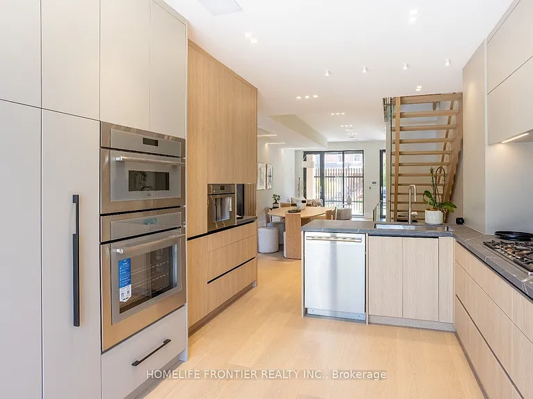 179 Palmerston Ave — Photo 13