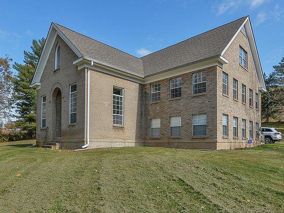 3rd image of 369 Mountainview School Ln