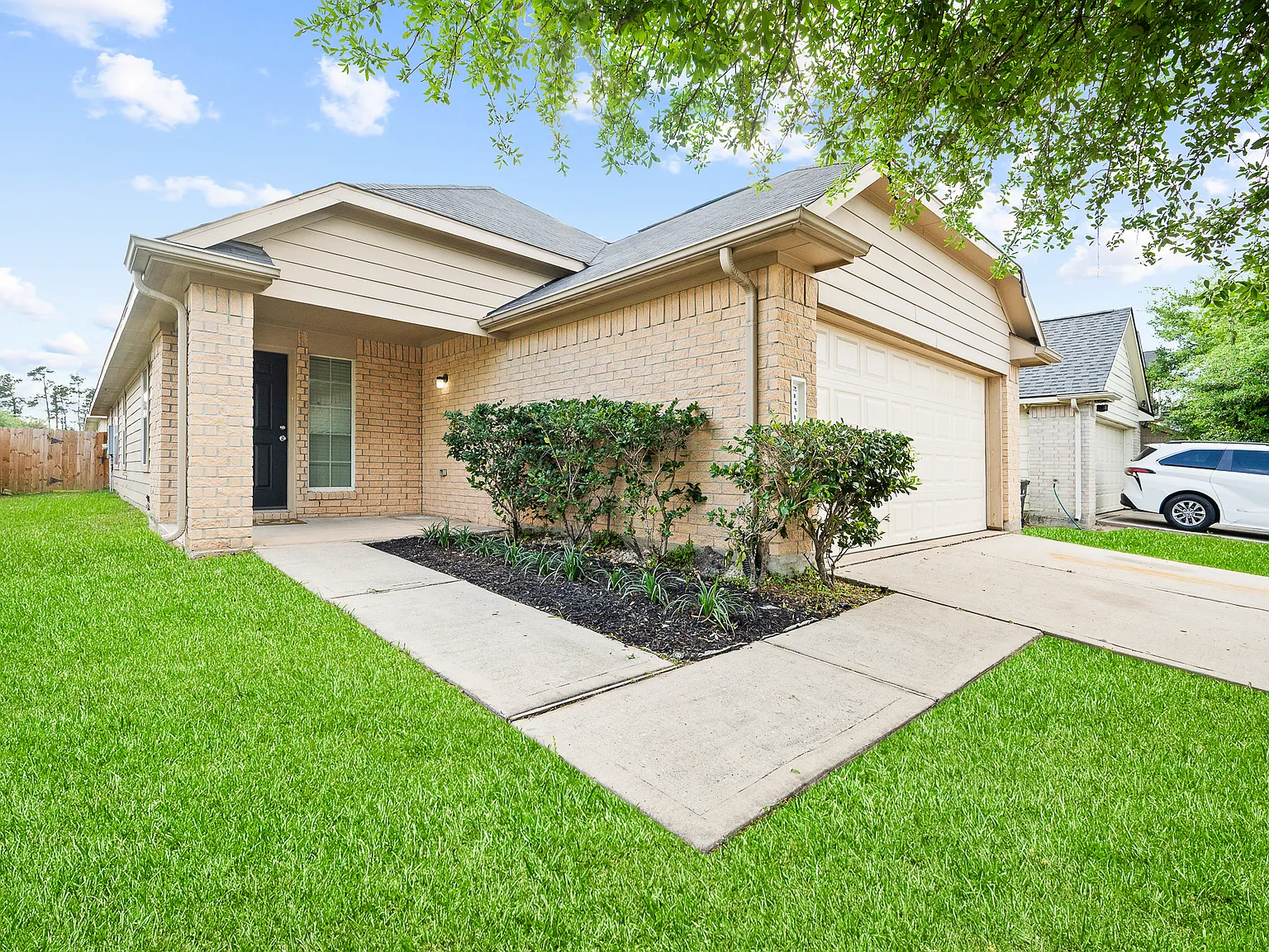 4 bed, 1650 sqft, $1,900 — Photo 1