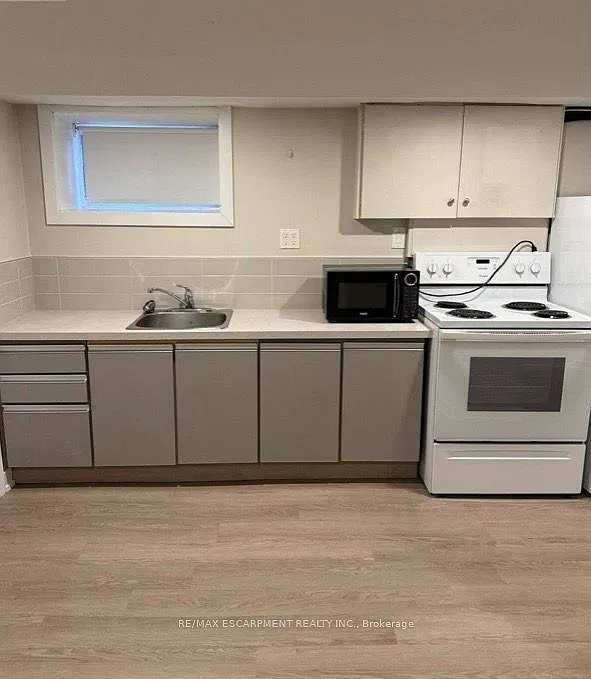 1 bed, $1,000 — Photo 3