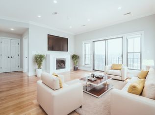 9 Ward St #PENTHOUSE 1, Boston, MA 02127