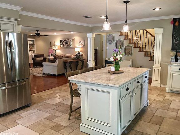 4th image of 807 Stoneridge Dr