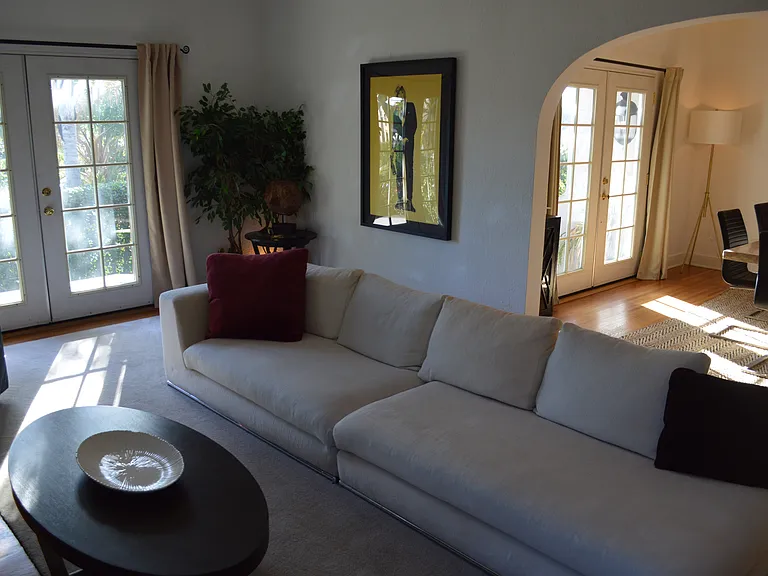 1203 S Rimpau Blvd — Photo 49