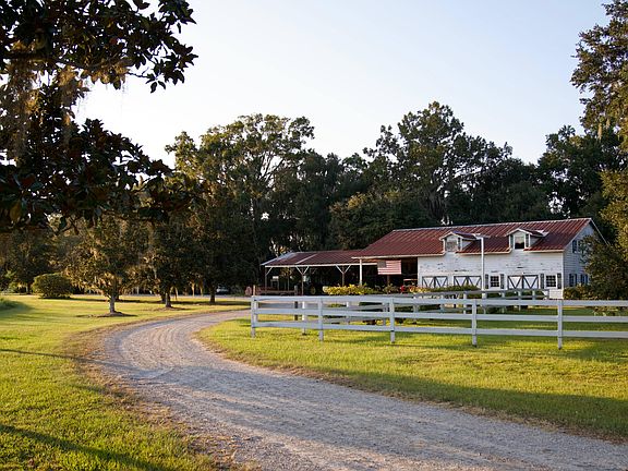 8th image of 1451 River Rd