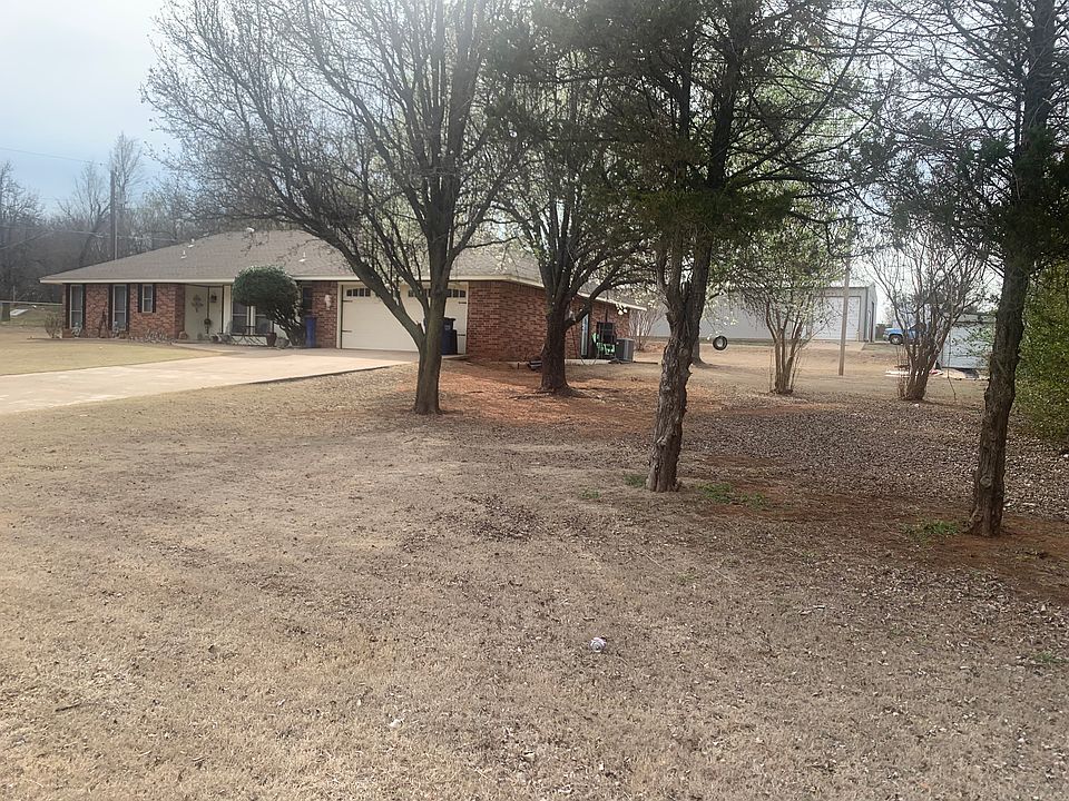 1st image of 221 S Mitchell Ln