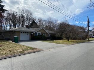 21 Cresthaven Dr, Burlington, MA 01803