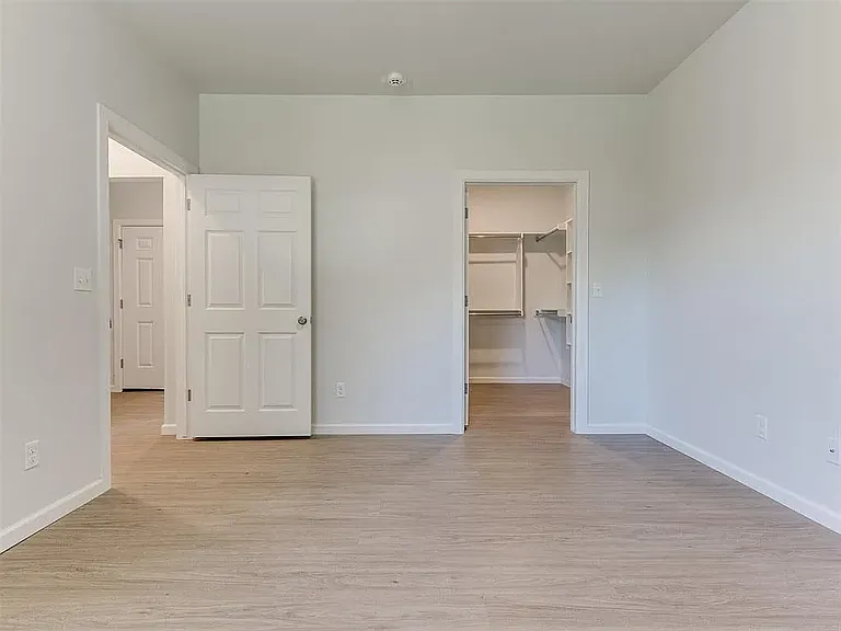 125 Jennifer Ave — Photo 13