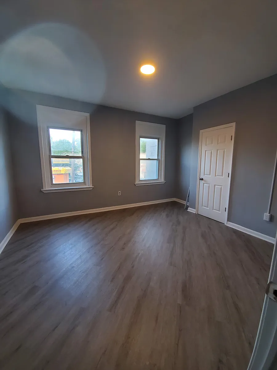 Building Photo - 906 N 66th St #2