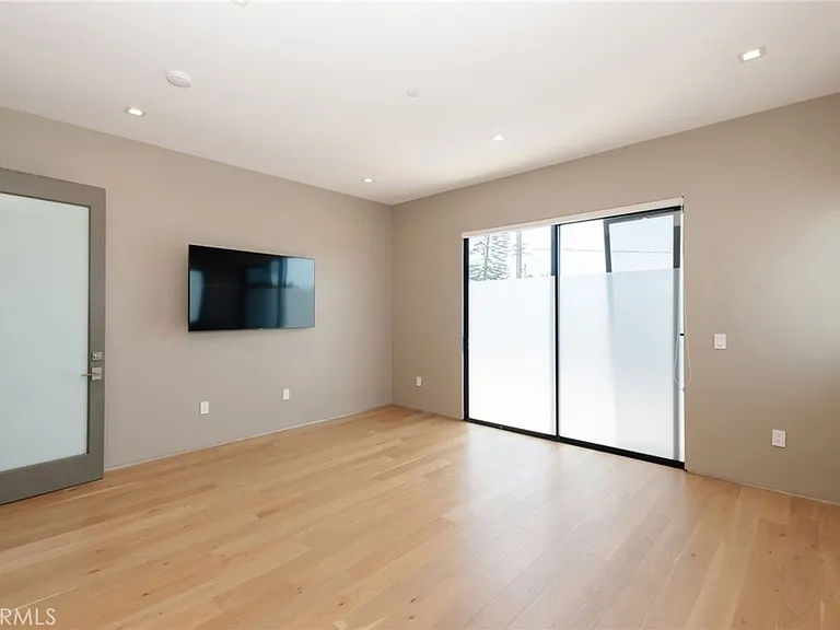 1643 S Carmelina Ave — Photo 28