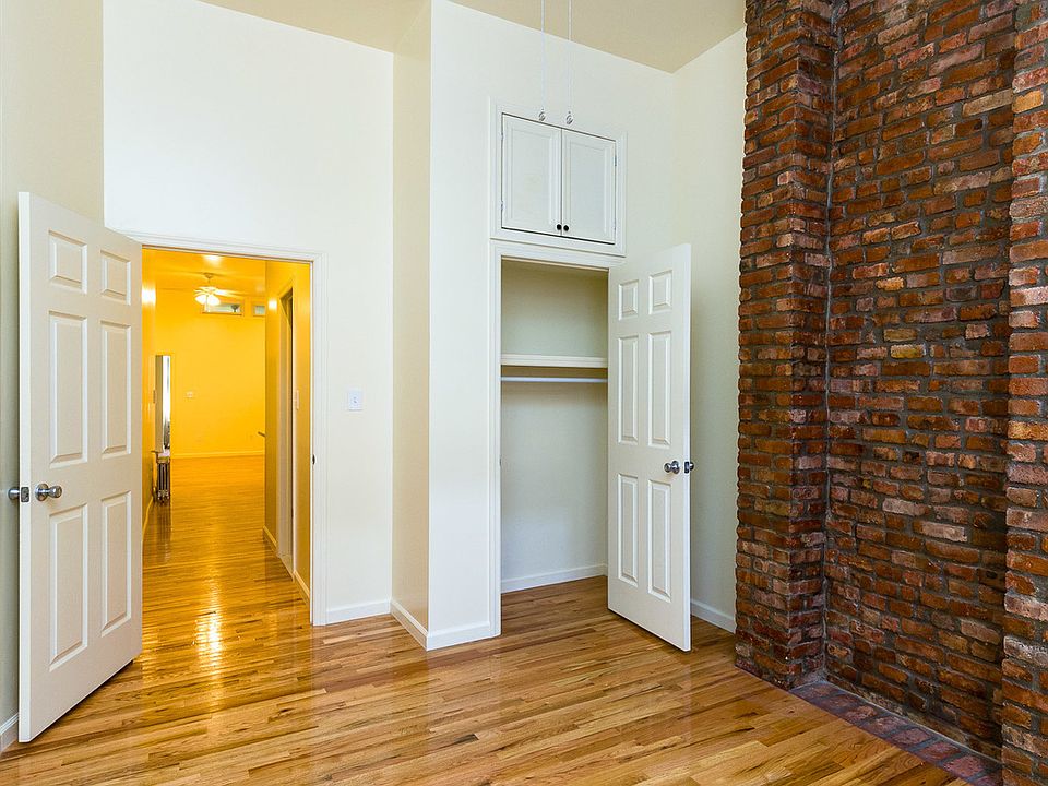 1st image of 836 Hart St APT 1R