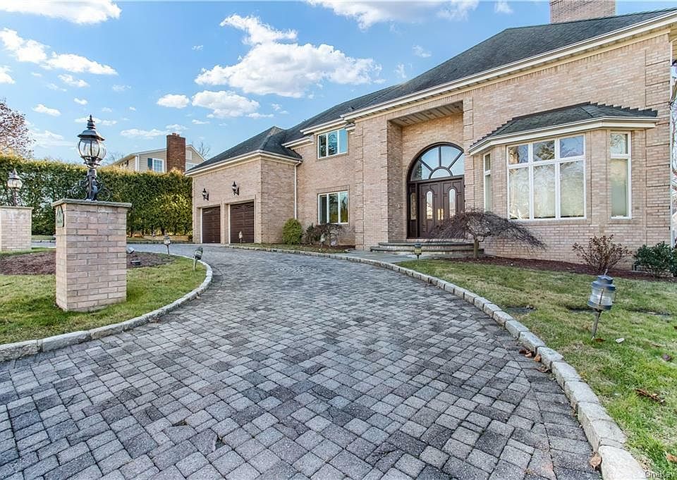 14 Potters Ln, New Rochelle, NY 10805 Zillow