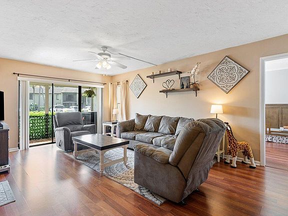 5th image of 707 Sunny Pine Way APT E1