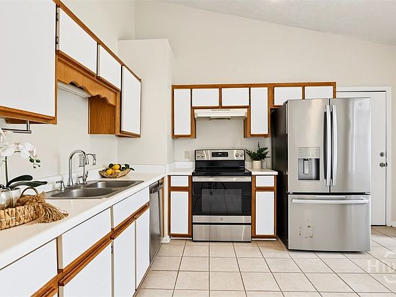 5th image of 158 Stockbridge Drive