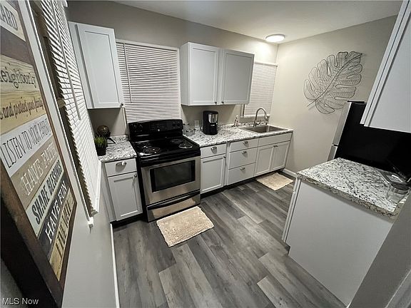 3rd image of 1034 Lindsay Ave