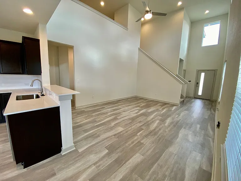 10210 Criswell Rd — Photo 3