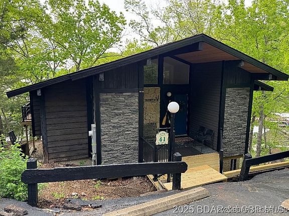 2nd image of 41 Tavern Cay Dr