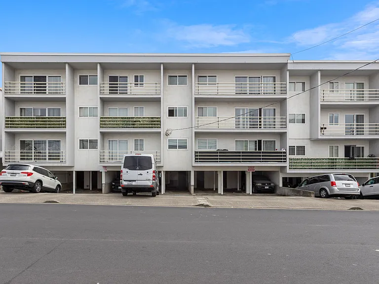 The Edgeworth Apartments — Photo 36