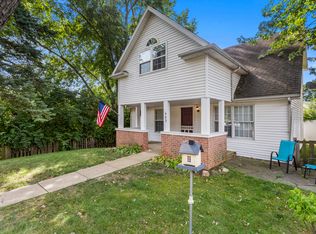 403 E State St, Mahomet, IL 61853