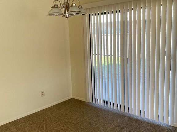 4th image of 2814 N Elm Ave