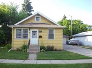 1014 5th Ave N, Moorhead, MN 56560