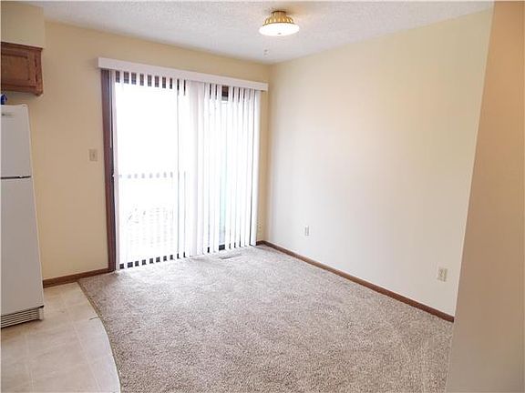 5th image of 421-23 N Morse Ave