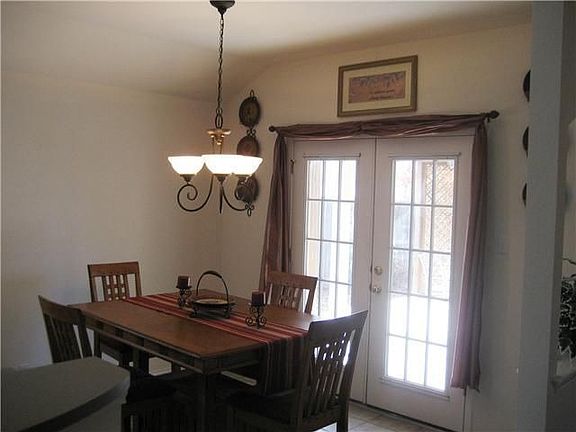 4th image of 406 N Lori Cir
