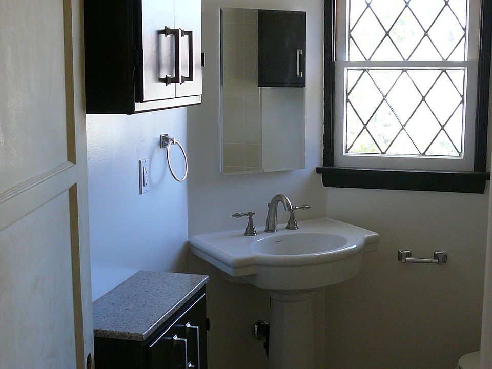 1st image of 4203 Sutro Ave APT 3