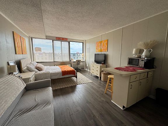 5th image of 1700 Clinch Ave Unit 409